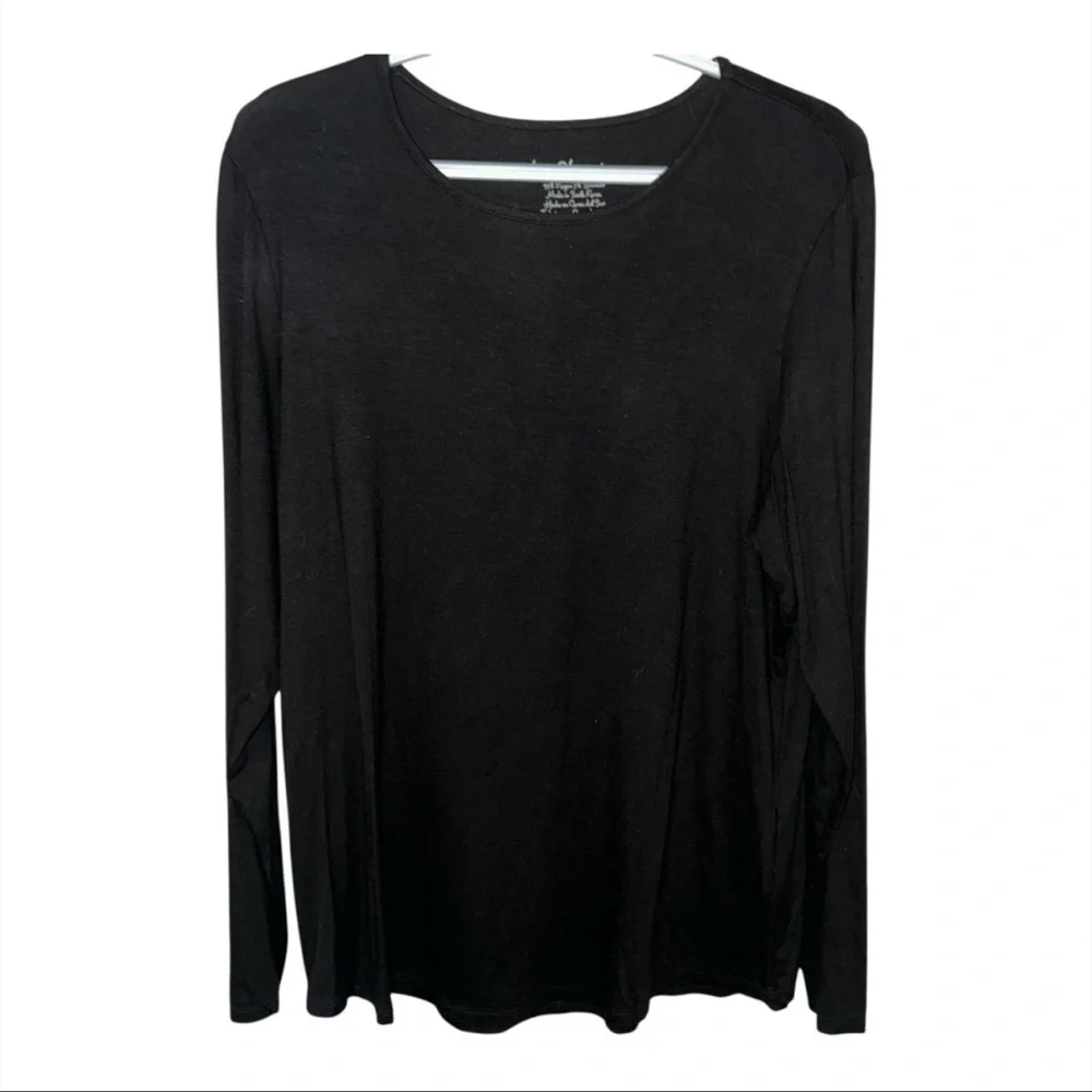 EUC Chico's Classic Black Long Sleeve Top